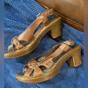 Women's Born Brown Leather Sandals Sz 6